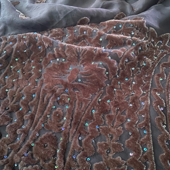 Plus Sleeveless Tunic Size 22 - Picture 3 of 5